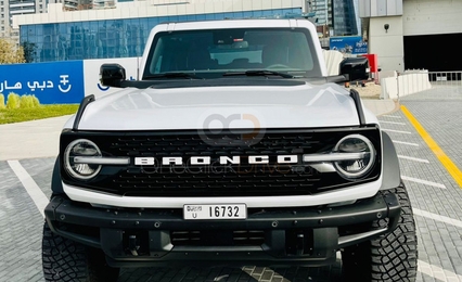 White Ford Bronco Wildtrak 2021