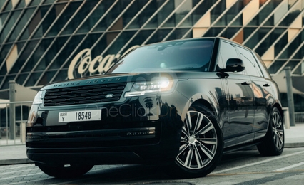Black Land Rover Range Rover Vogue HSE V8 2022