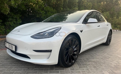 Geschikt Afscheid resterend Huur Tesla Model 3 Prestaties 2022 auto in Dubai at AED 750/dag & AED  12999/maand