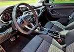 Siyah Audi RS Q3 2022