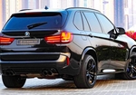 Negro BMW X5 M de potencia 2017