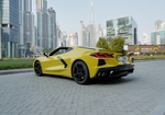 Sarı Chevrolet Corvette C8 Stingray Cabrio 2022