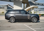 Black Land Rover Range Rover Vogue HSE V8 2023