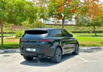 Black Land Rover Range Rover Sport Dynamic 2023