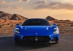 Mavi Maserati MC20 2022