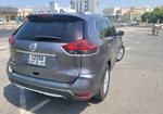 Gris oscuro Nissan X Trail 2018