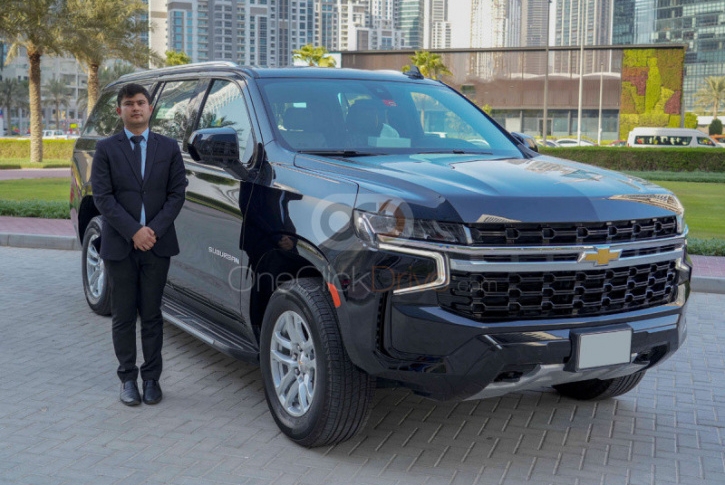 Chevrolet Suburban 2023 with Driver 1