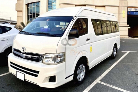 Toyota Hiace 14 places