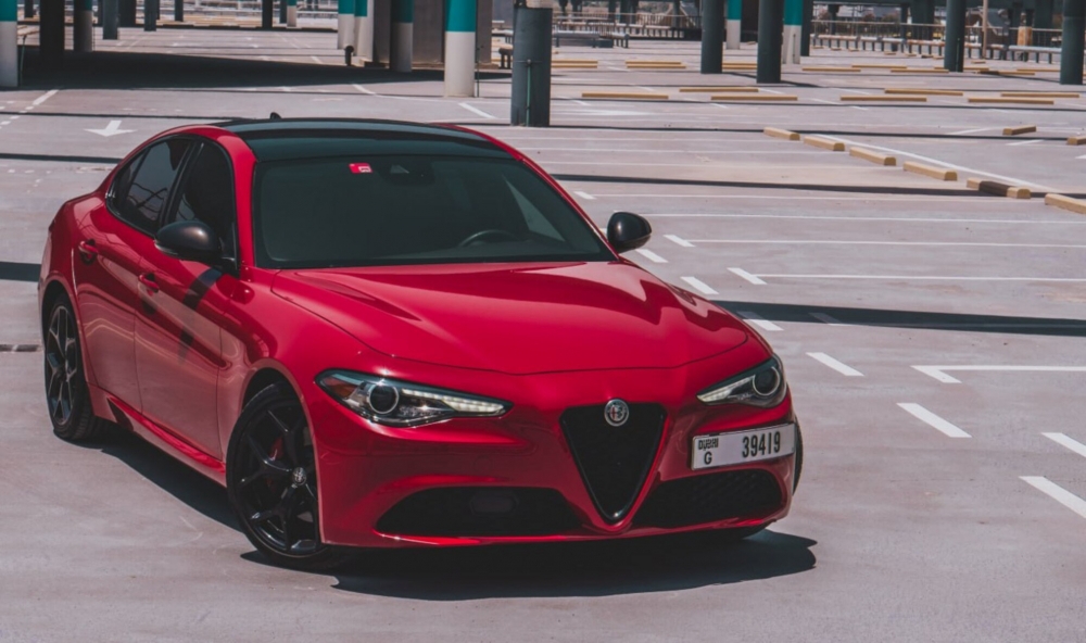 rood Alfa Romeo Giulia 2020