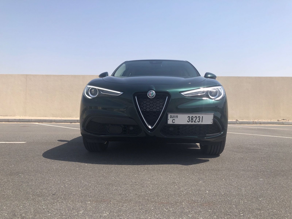 Green Alfa Romeo Stelvio 2022