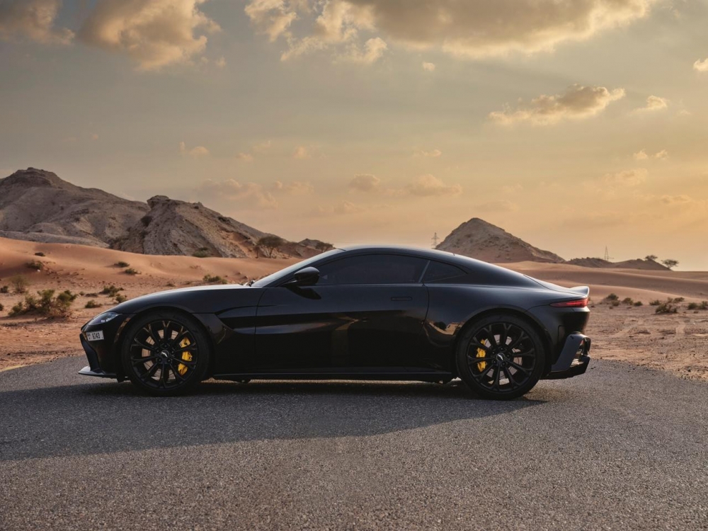 Black Aston Martin Vantage 2019
