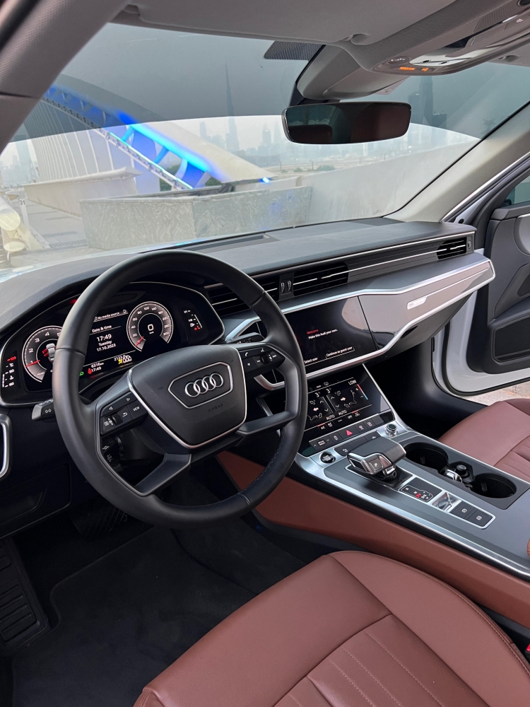 Weiß Audi A6 2023