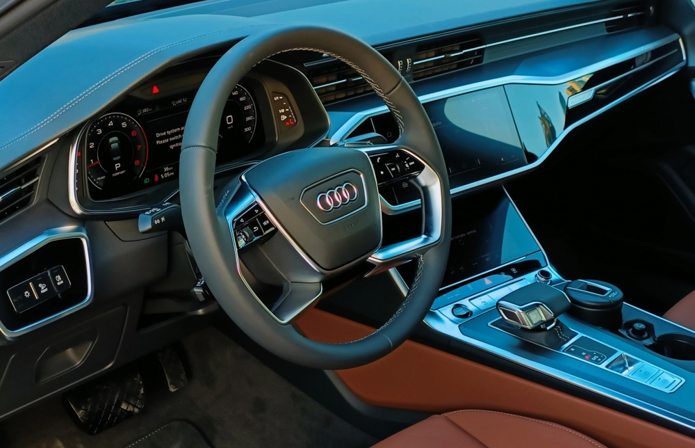 Negro Audi A6 2024