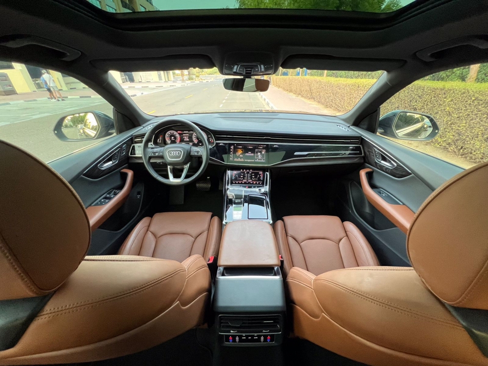 Siyah Audi Q8 S Line Kiti 2022