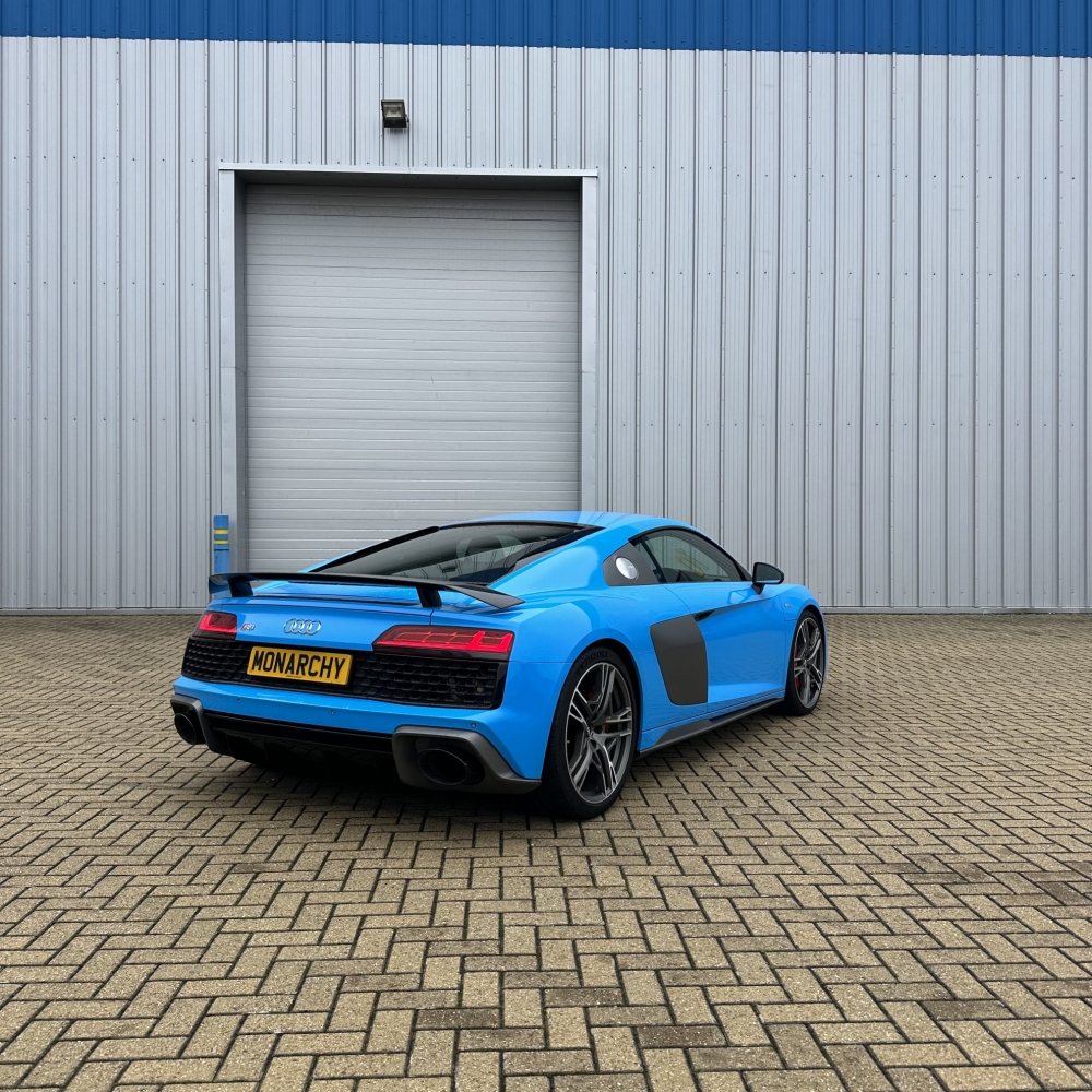 Bleu Audi Performances R8 2023