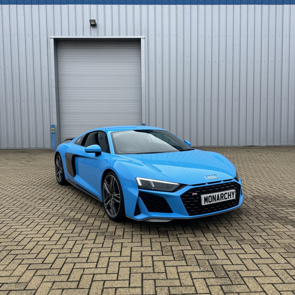 Blau Audi R8-Leistung 2023