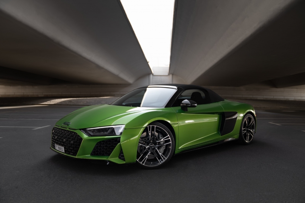 Yeşil Audi R8 Spyder 2021