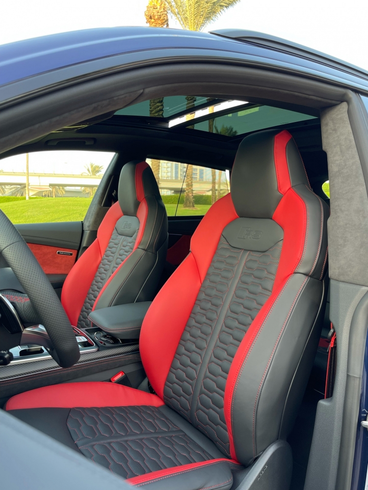 Blue Audi RS Q8 2022