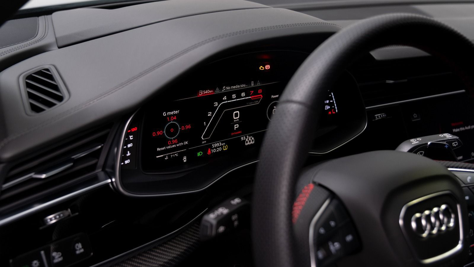 Noir Audi RS Q8 2022