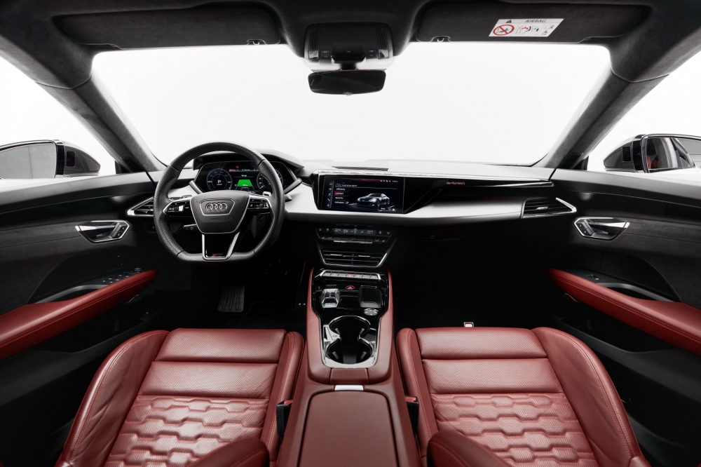 zwart Audi RS e-tron GT 2022