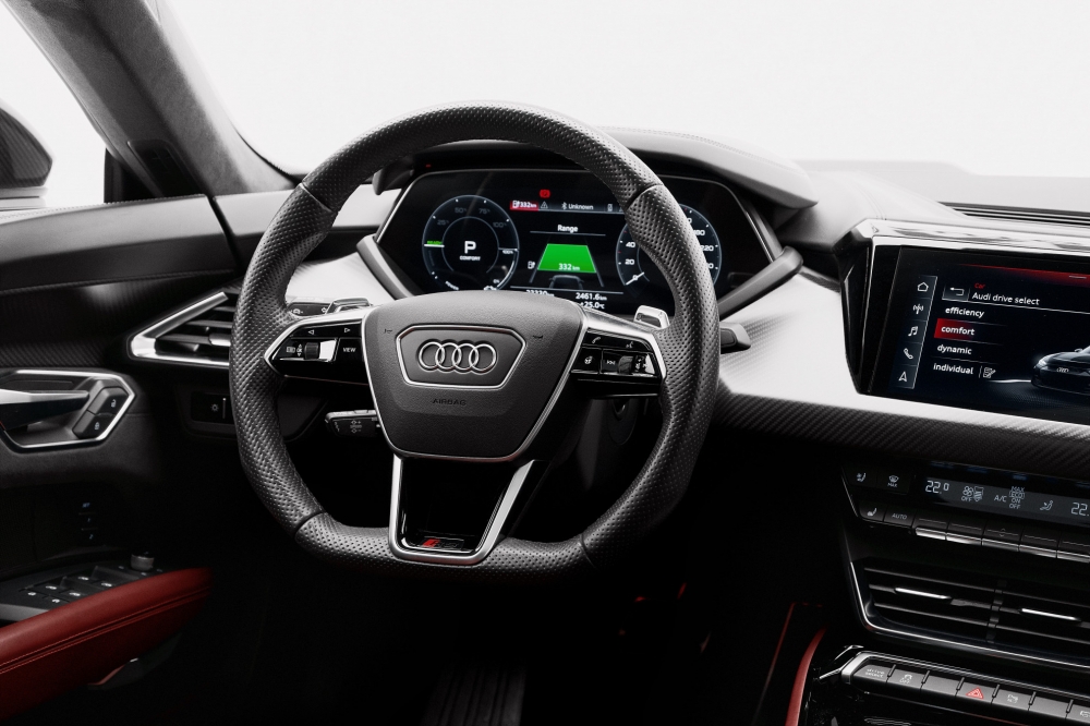 Schwarz Audi RS e-tron GT 2022