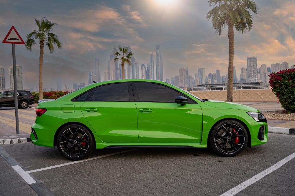 Verde Audi RS3 2024