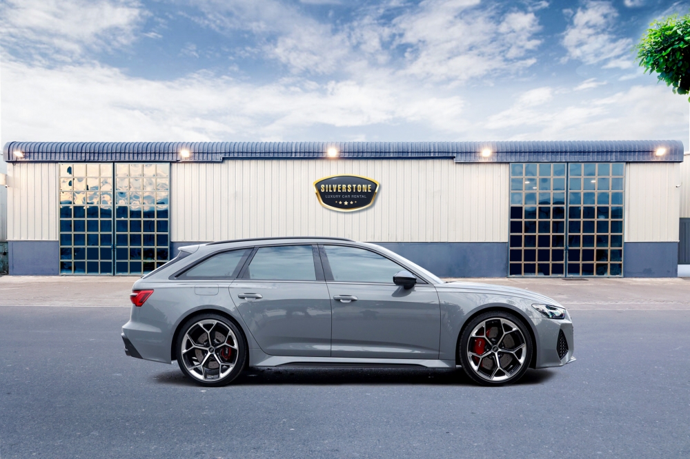 Grigio scuro Audi RS6 prestazioni all'avanguardia 2024