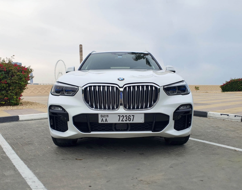 wit BMW X5 2022