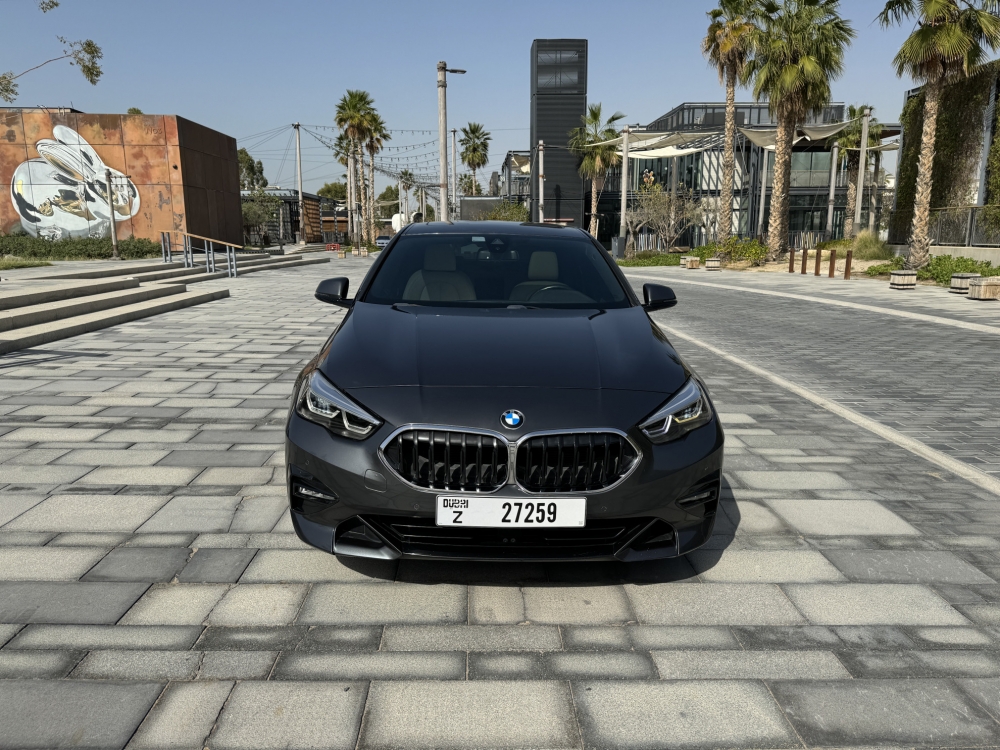 Черный BMW 228 2021 год