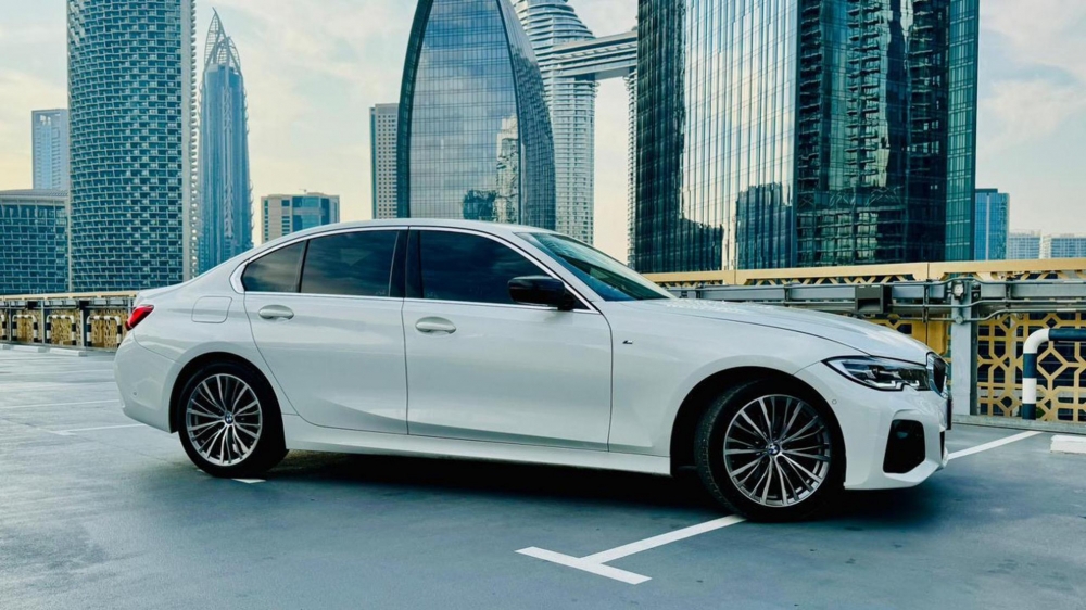 White BMW 320i 2021