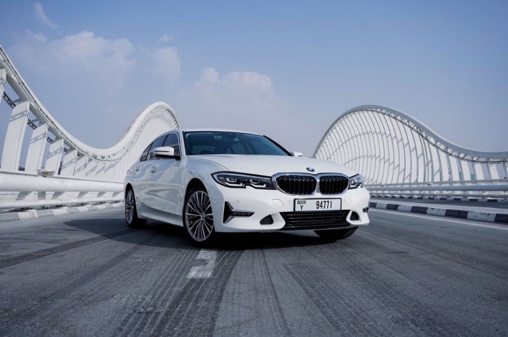 White BMW 330i 2019