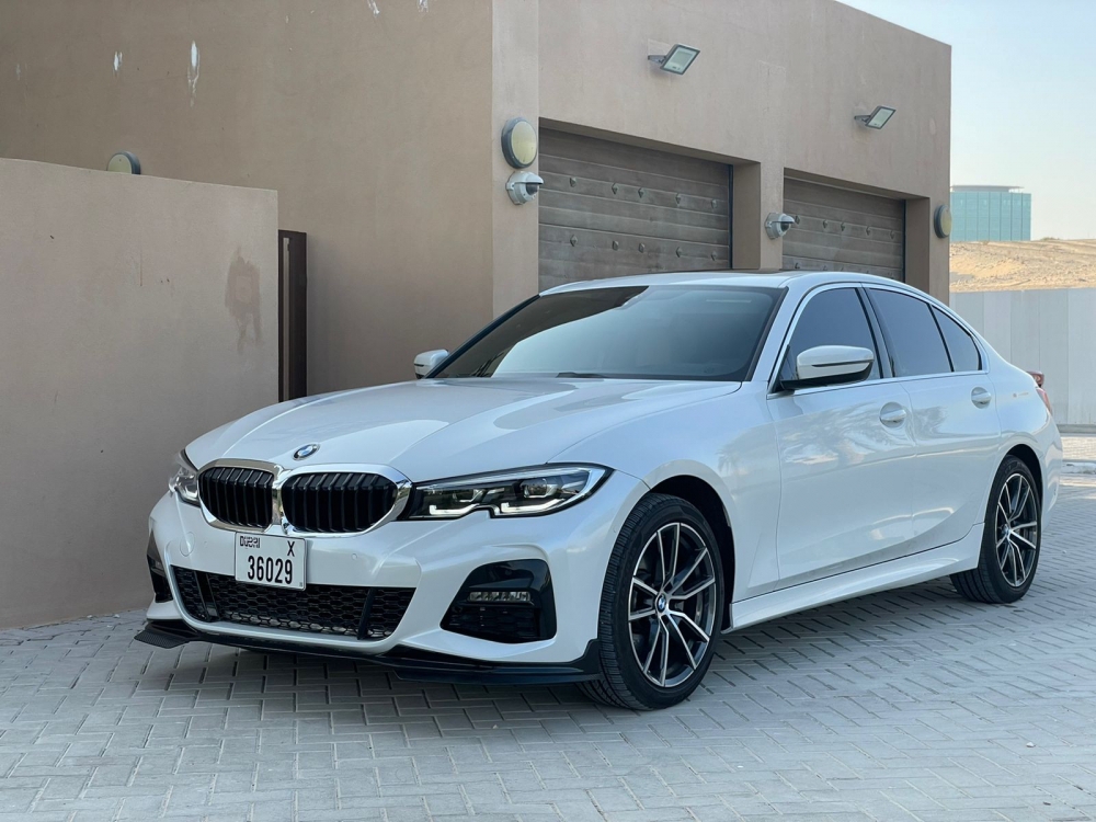 Blanco BMW 330i 2020