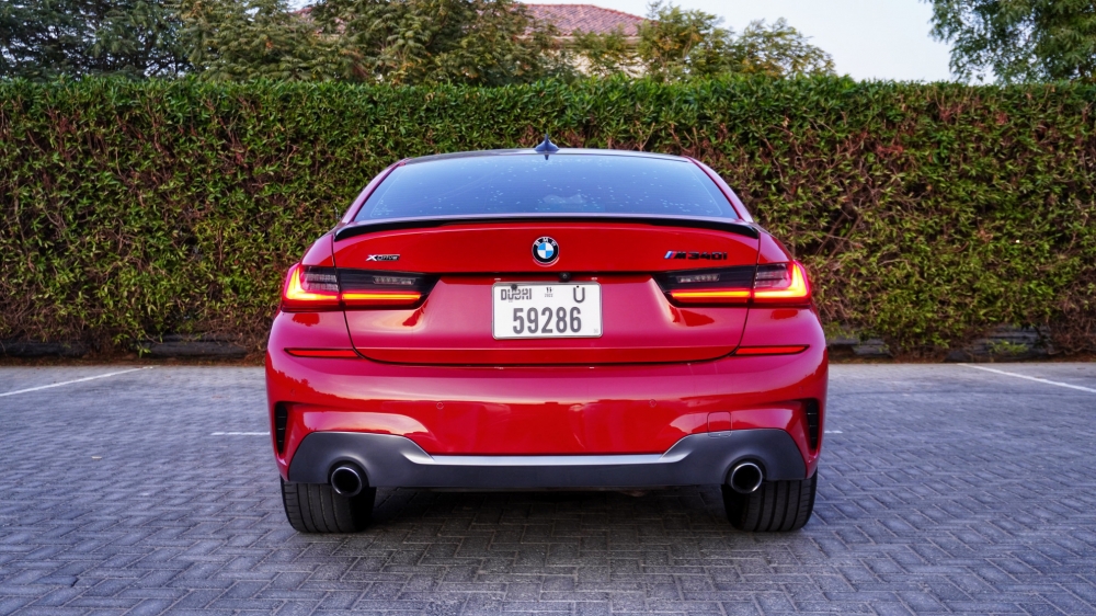 rood BMW 330i 2020