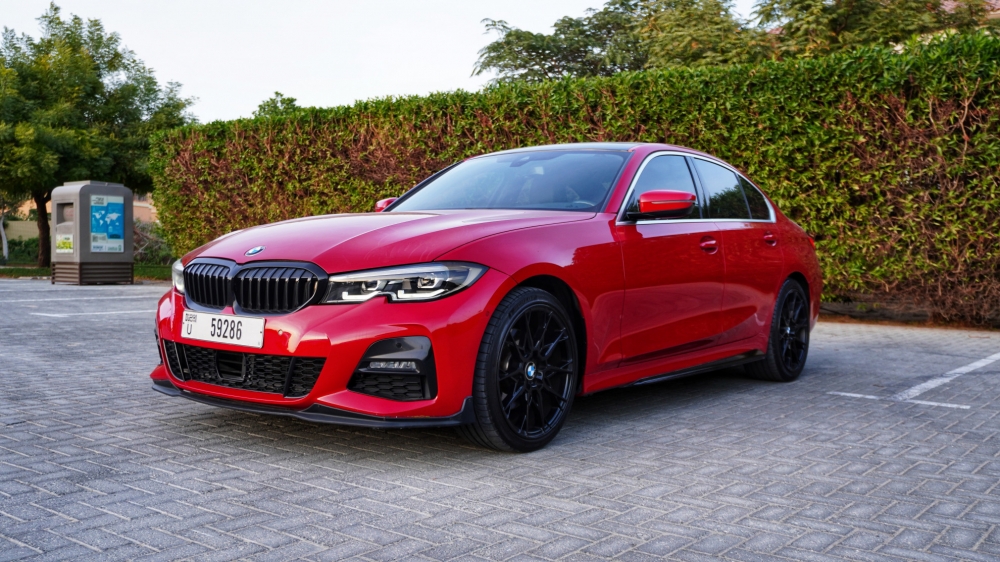 rojo BMW 330i 2020