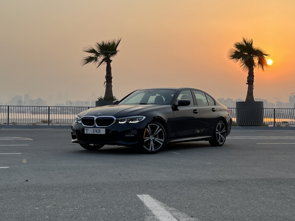 Negro BMW 330i 2021