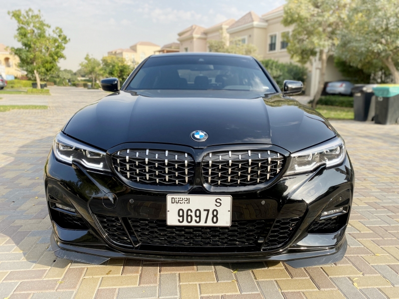 Negro BMW 330i 2020
