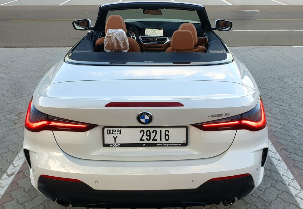 Weiß BMW 420i Cabrio 2023