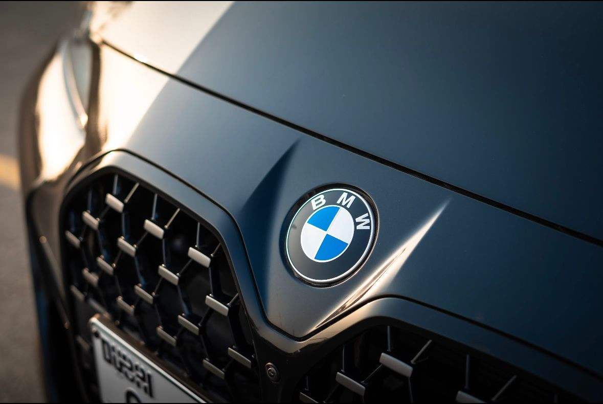 Siyah BMW 420i Büyük Coupe 2024