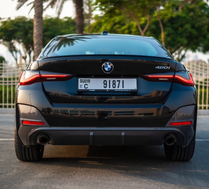 Negro BMW 420i Gran Coupé 2024