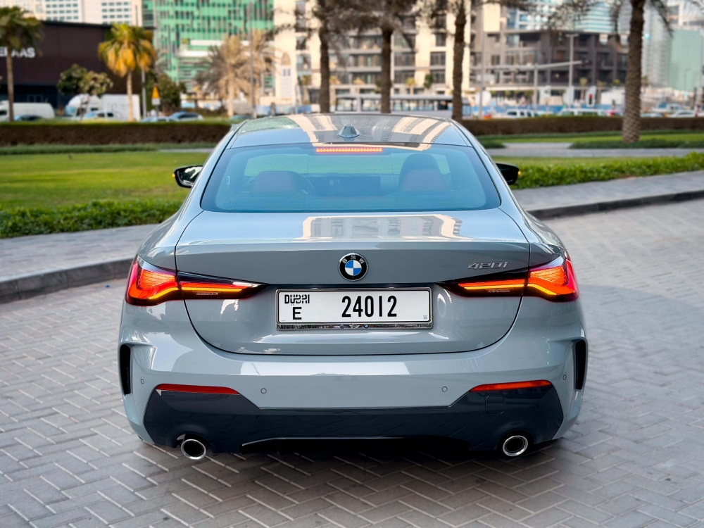 Metalik Gri BMW 420i Coupe M Kiti 2024