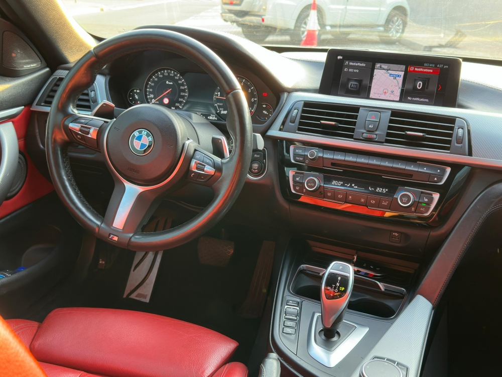 Rot BMW 430i Cabrio M-Kit 2020