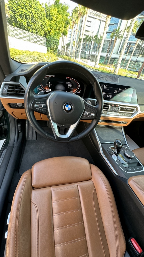 Verde BMW 430i decappottabile 2021