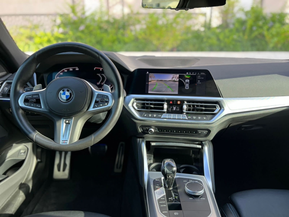 Белый BMW 430i Купе 2021 год