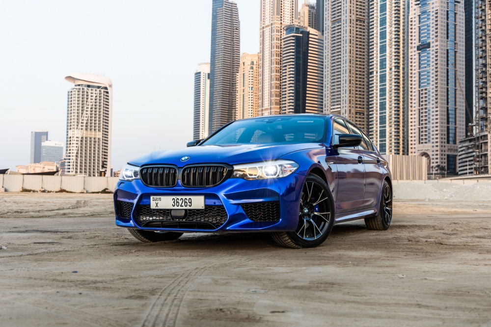 Blue BMW 530i 2019