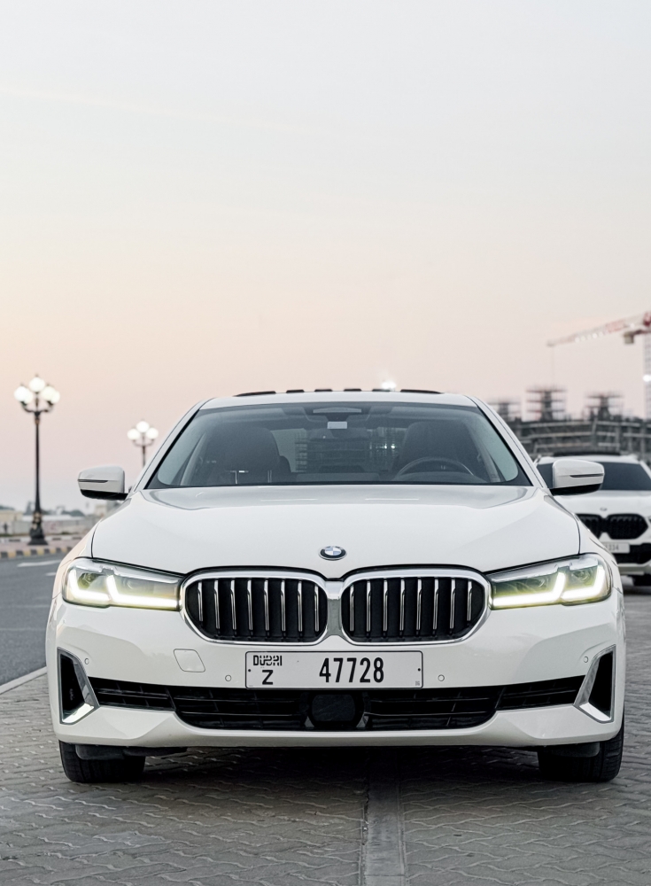 blanc BMW 530i 2022