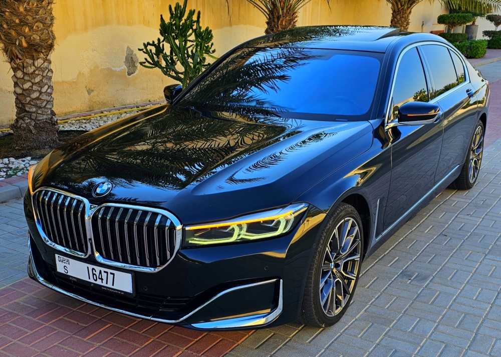 Black BMW 730Li 2020