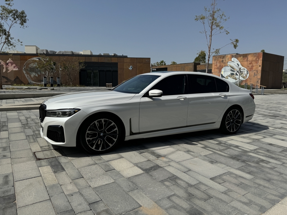wit BMW 740Li M-set 2021