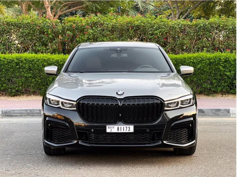 Affitto BMW 740Li 2021 in Dubai
