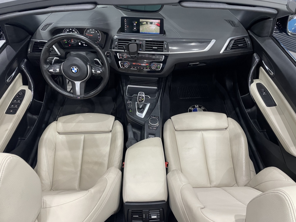 Blau BMW 240i Cabrio M Kit 2021