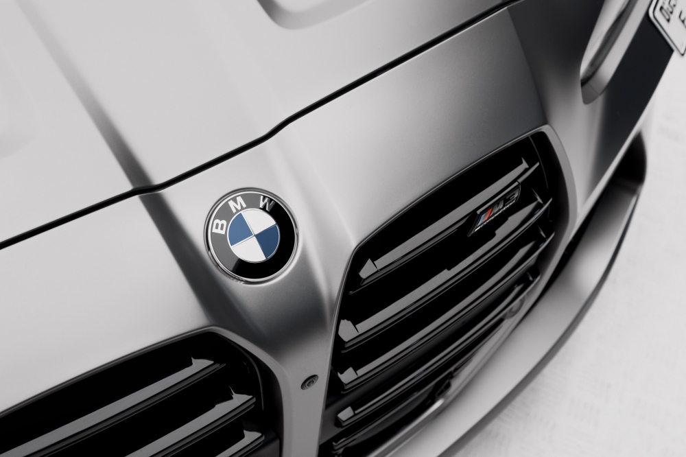 Silbermetallic BMW M3-Wettbewerb 2021